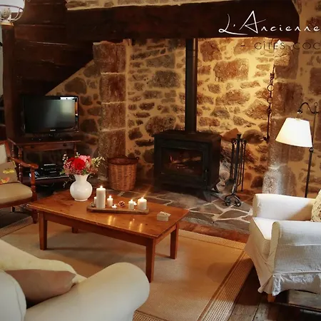 L'ancienne Ecole Антрег-сюр-Трюйер