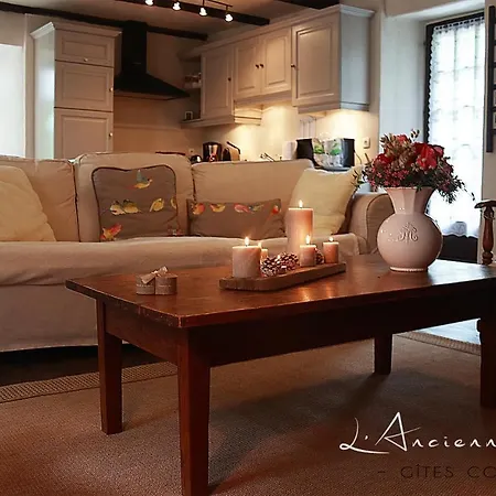 L'ancienne Ecole Антрег-сюр-Трюйер