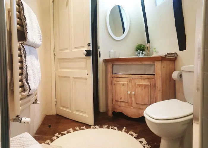 L'ancienne Ecole Антрег-сюр-Трюйер