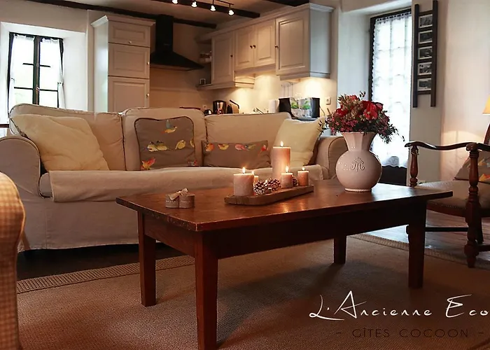 L'ancienne Ecole Антрег-сюр-Трюйер